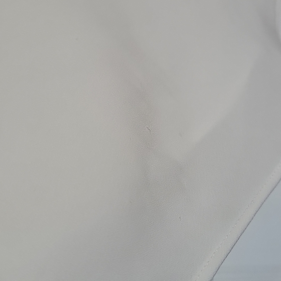 RW & Co white v-neck Sleeveless Blouse - Picture 7 of 7